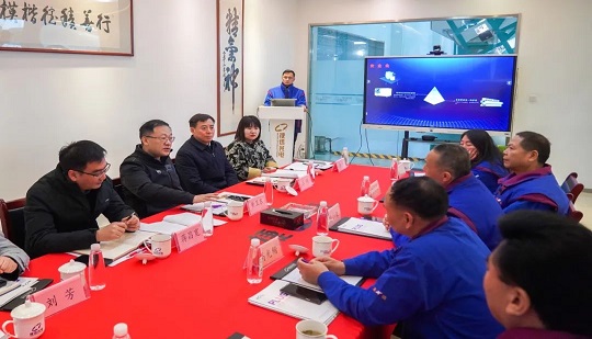 Huang Weidong เลขาธิการคณะทำงานพรรคและผู้อำนวยการคณะกรรมการบริหารของ Xinzhan High-tech Zone และคณะผู้แทนของเขาเยี่ยมชม Jiexun!
        